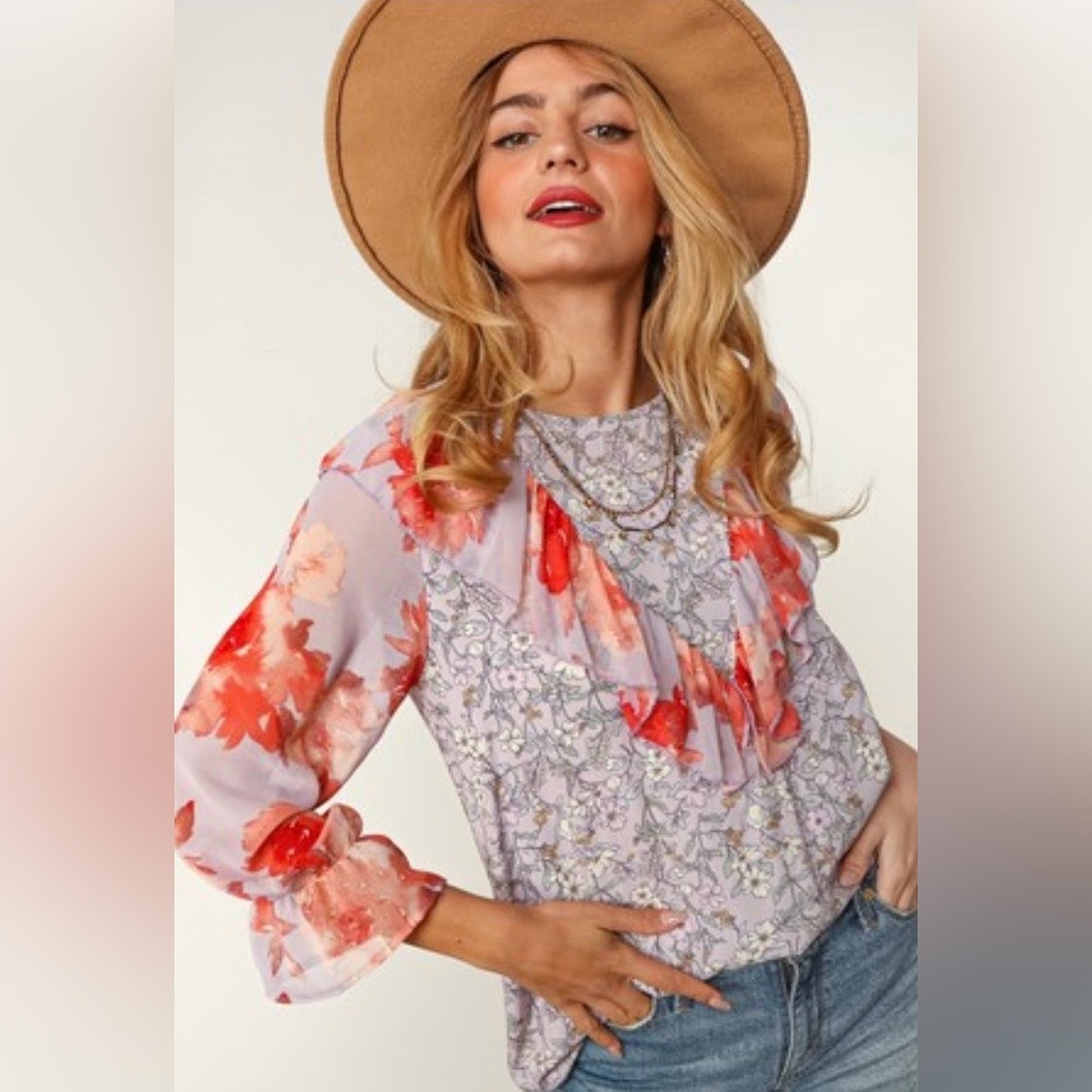 SUGARFOX NWT Rubie Ruffle Detail Boho Blouse in Lavender Floral Size Large